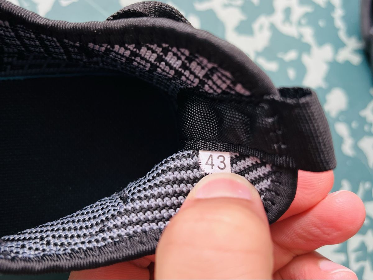 Scarpe da uomo: Black & White Sneakers Size 43 - Excellent Condition! – Nuovo (secondo la descrizione) da Fribourg venduto da saw_hyb8 6