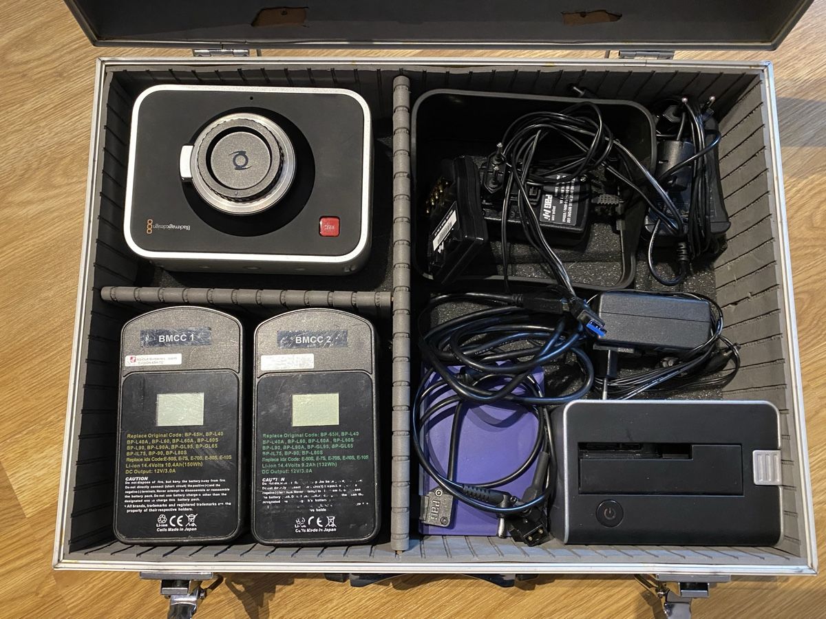 Blackmagic Videocamere: Blackmagic Design Cinema Camera 2,5K + Xeen 35mm – Usato da Lausanne venduto da Studio529 1