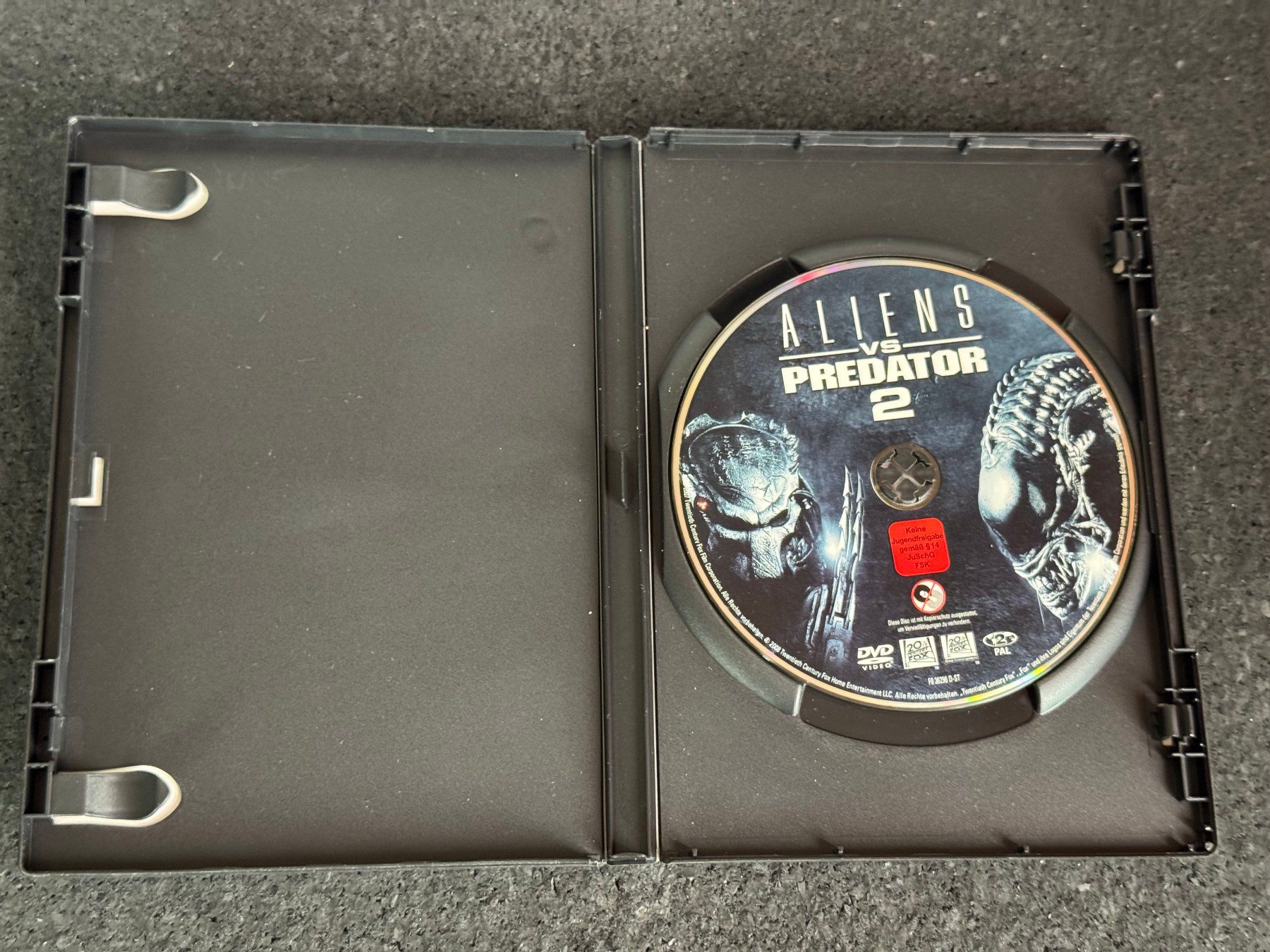 Tutti i DVDs: Aliens vs Predator 2 DVD DE/EN/FR/IT/SP – Usato da Fribourg venduto da tschjoly 4
