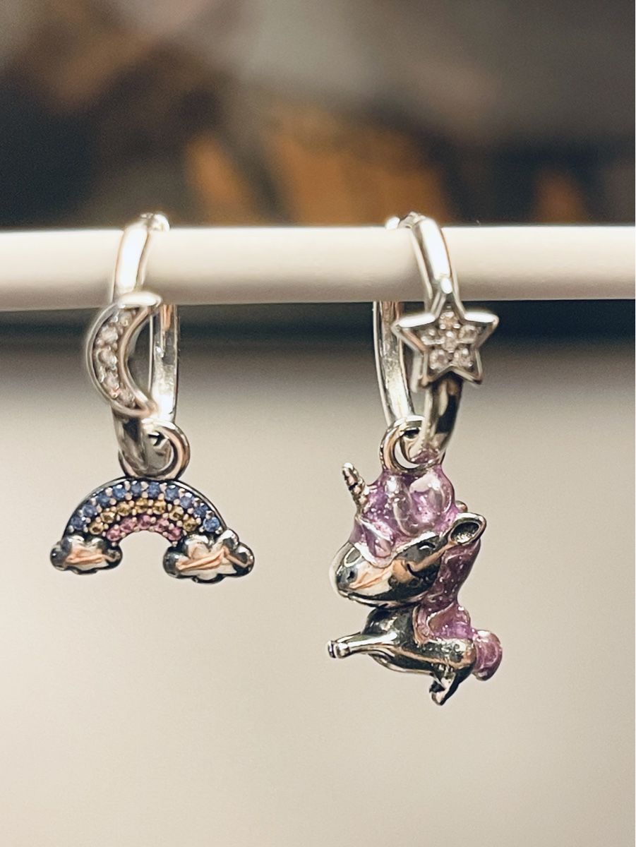 Orecchini pendenti & Orecchini a lobo: Unicorn Silver Earrings – Nuovo (secondo la descrizione) da Nyon venduto da My_wardrobe 1