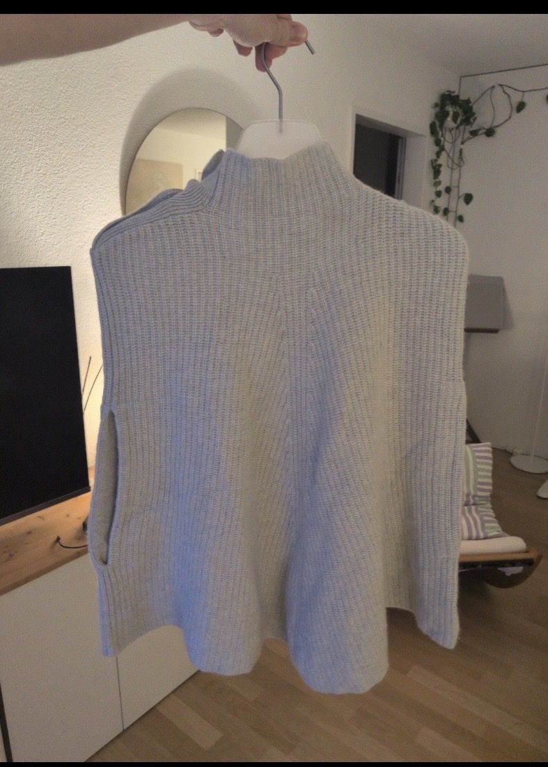 Autres vêtements femmes: Cashmere Cape  – Neuf (Voir description) à jona par paulan94 1