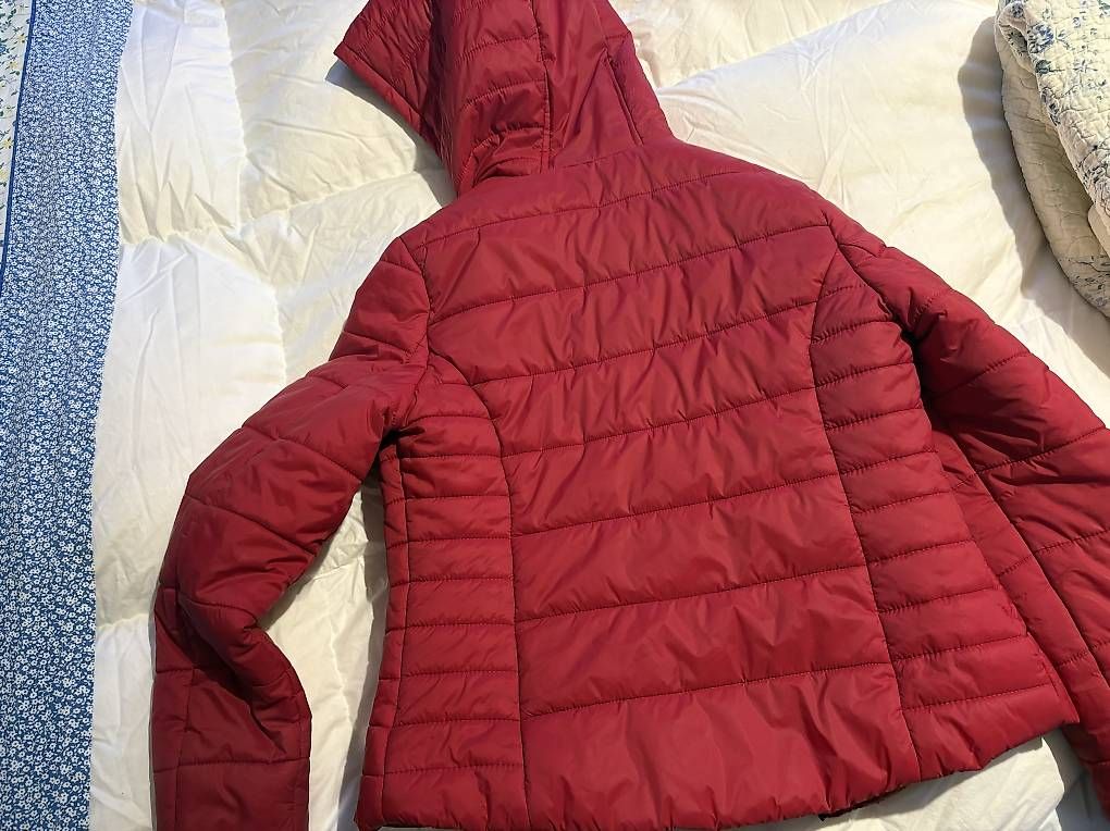 Jacken & Mäntel: Mädchen Winterjacke 9/10 Y – Gebraucht aus Basel von LuigiBasel 1