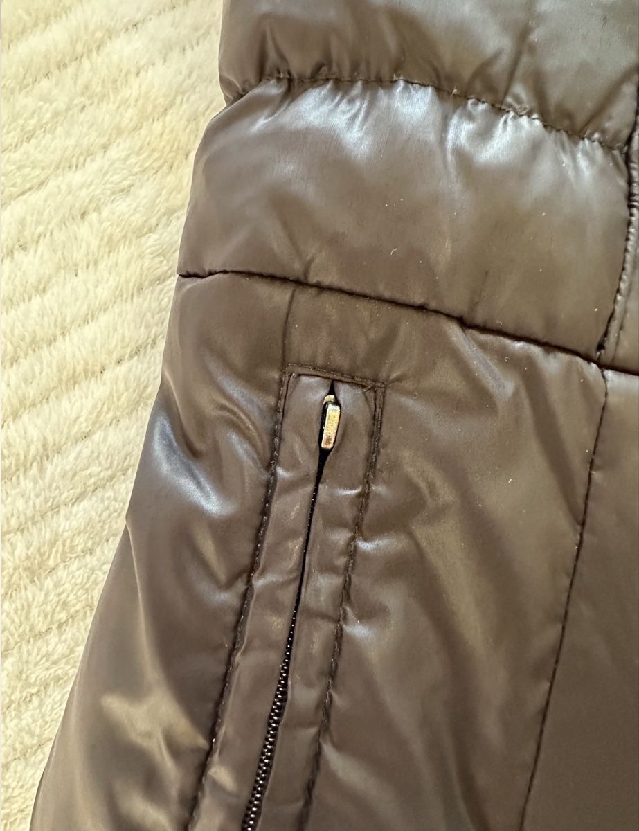 Guess Vestes: Guess Puffer Jacket Size S Used – D'occasion à Luins par vvs_7kqr 3