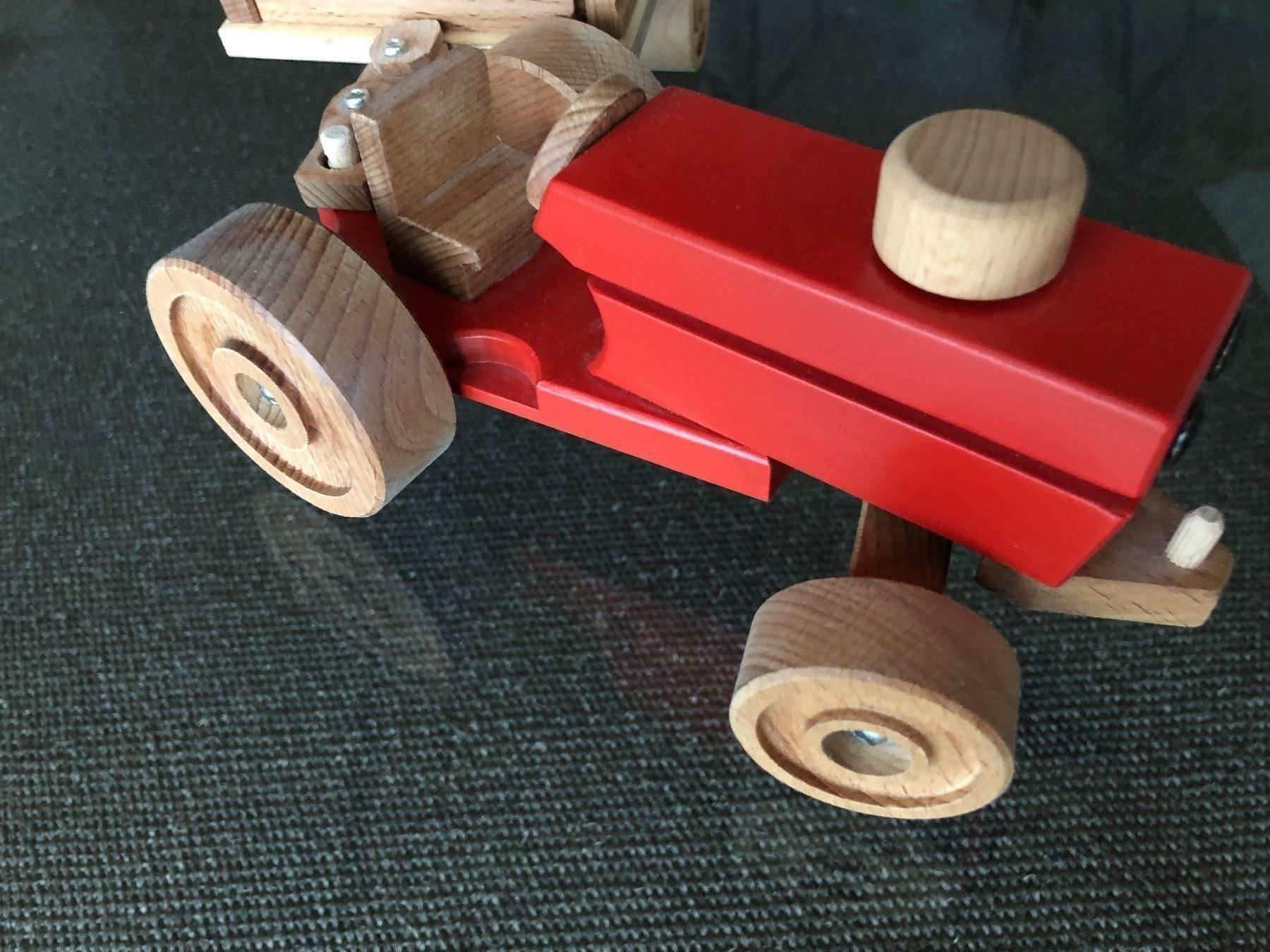 Spielzeuge: Holz Traktor mit Anhänger – Neu (gemäss Beschreibung) aus Hergiswil NW von Xrv 5