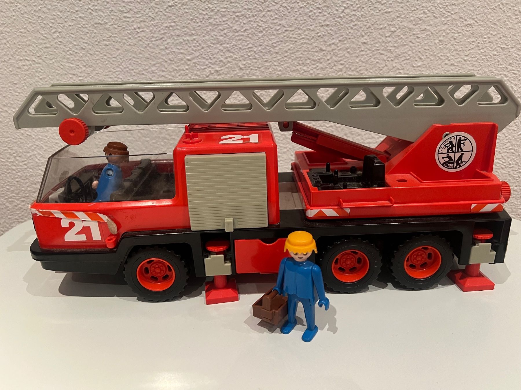 Playmobil Giocattoli: Playmobil 3525: Vintage Feuerwehrauto – Usato da Brunnen venduto da Dirza78 2