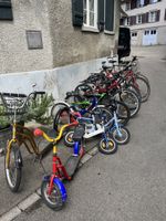 Diverse Fahrräder und Trottinette 