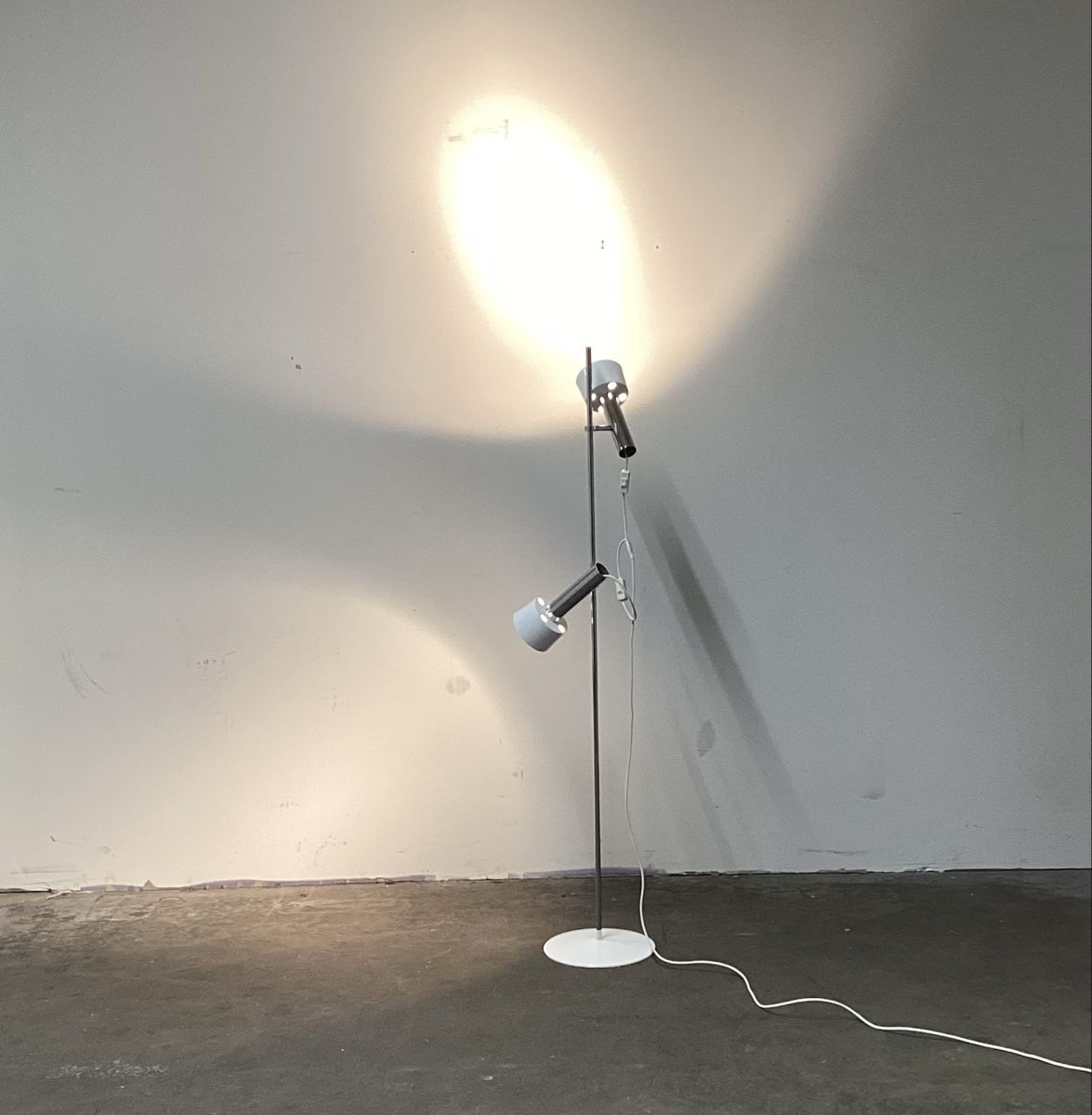 Lampade: Stehleuchte mit Spots von Edi Franz – Usato da Burgdorf venduto da swintila