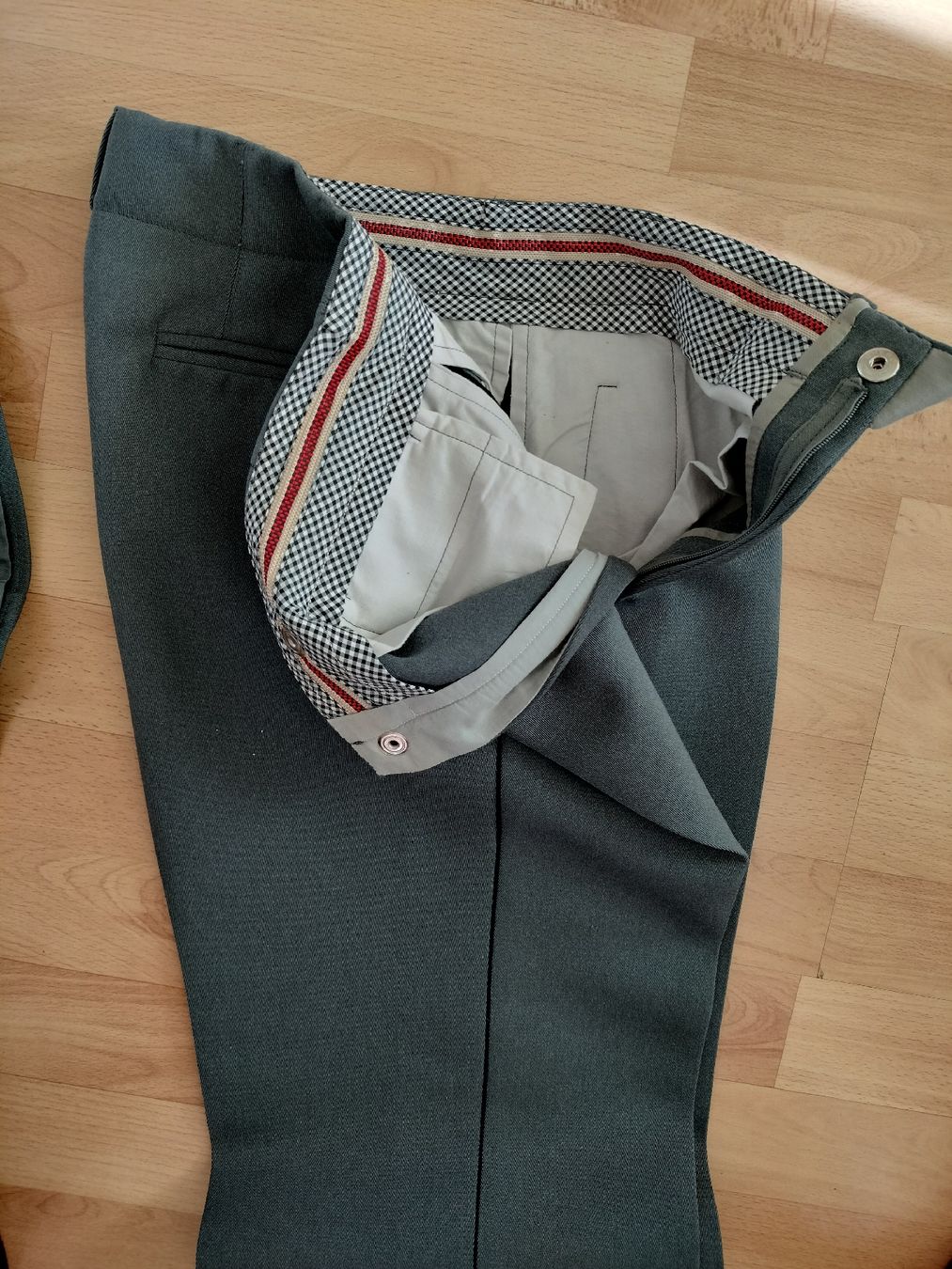 Schweizer Armee Uniformi: Schweizer Armee Militär Uniform – Usato da Schwanden Sigrisw venduto da cadieux71 5