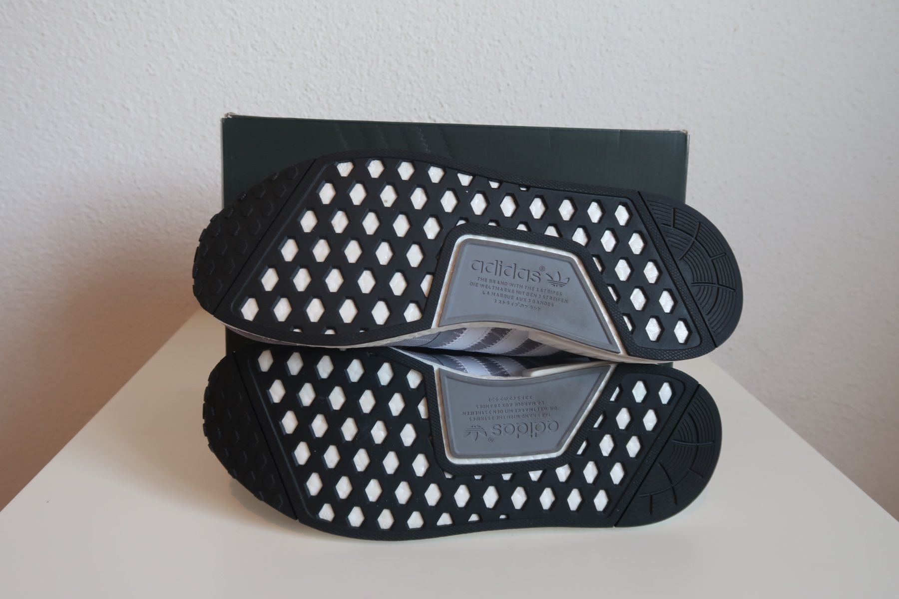 Adidas Herrenschuhe: adidas NMD R1 „Bedwin“ – Neu und originalverpackt aus Freienbach von Badi1980 3