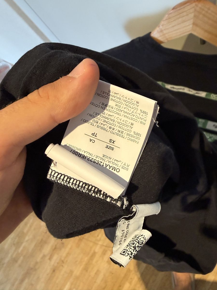 Off-White T-shirts: Off-White Black Tee-Shirt – D'occasion à Genève par SG_73 2