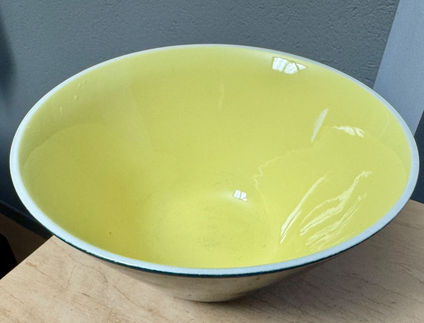 Rössler Schalen: Rössler Salatschüssel gelb/schwarz 22 – Gebraucht aus Rothrist von Luckywinner 1