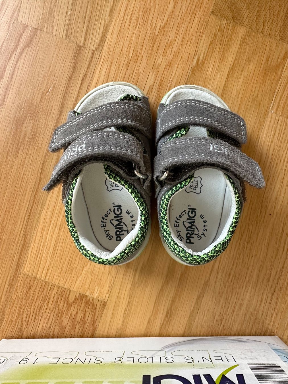 Primigi Scarpe per ragazzi: Primigi Sandalen grau Kinder Grösse 19 Originalbox – Nuovo (secondo la descrizione) da Unterägeri venduto da StefanGekko 3