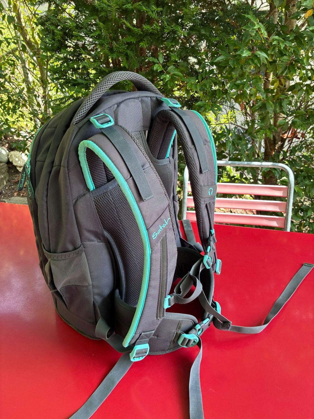 Satch Rucksäcke: Satch Pack Schulthek anthrazit/mint – Gebraucht aus Wettingen von baeg_2000 1