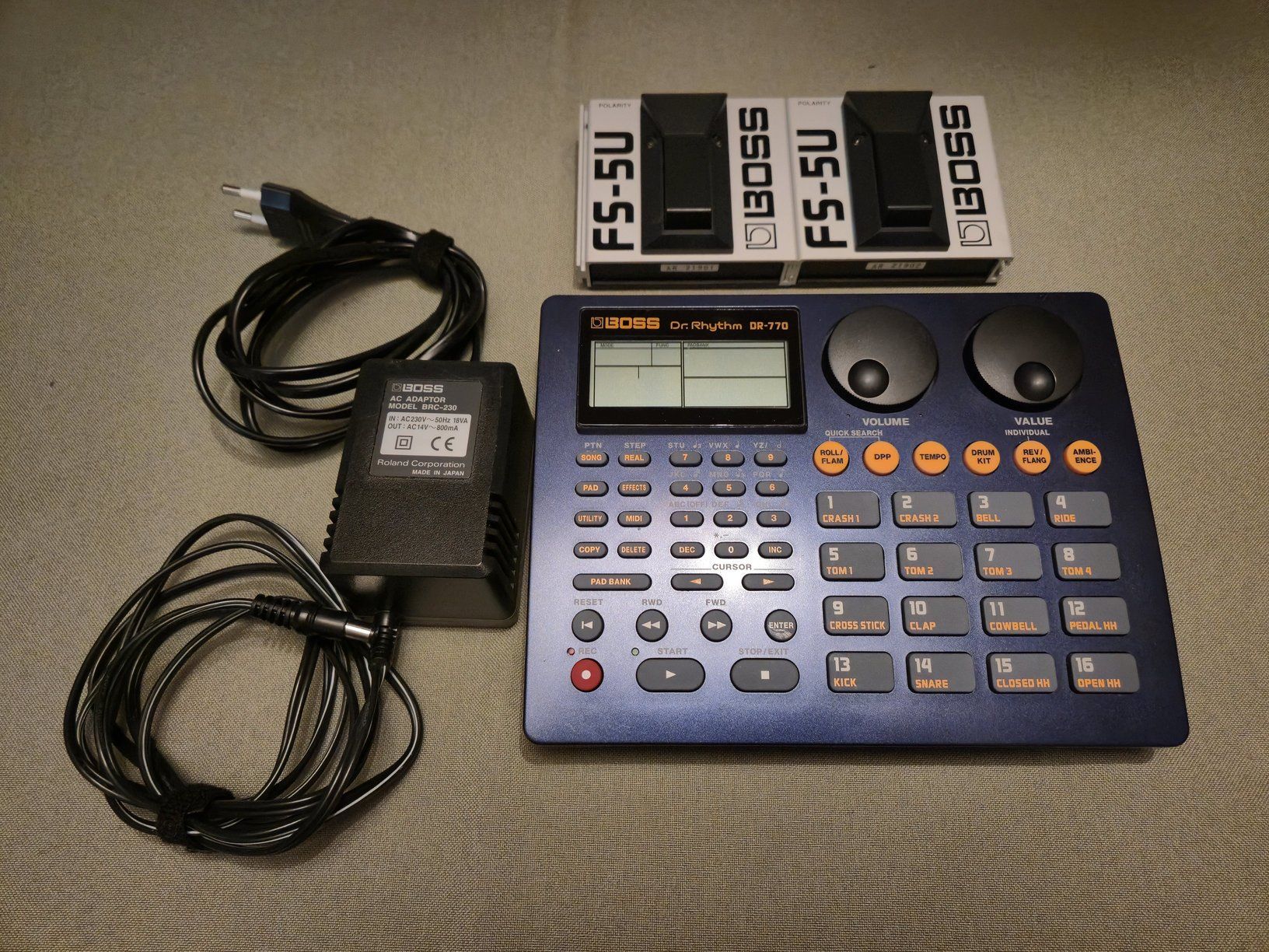 Musikinstrumente: Boss DR-770 Dr. Rhythm – Gebraucht aus Jona von brackets