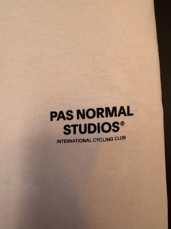 Pas Normal Studios T-shirt: Pas Normal Studios / Off-Race Shirt / Large – Usato da Amriswil venduto da Endrullo 1