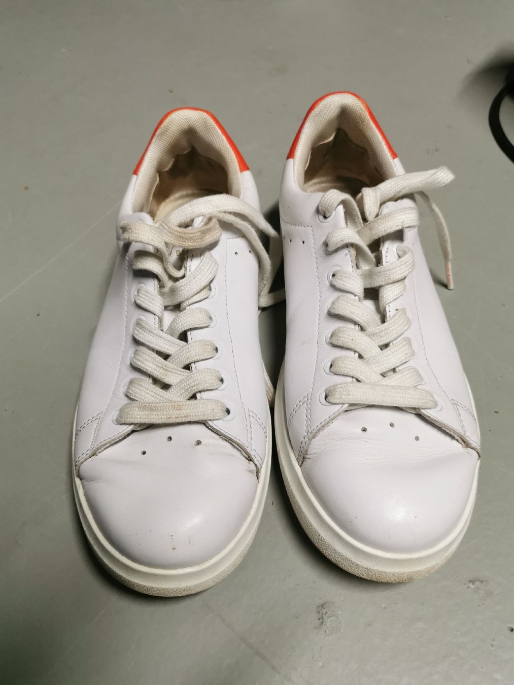 Tory Burch Damenschuhe: Tory Burch Sneaker Grösse 36.5  – Gebraucht aus Mühlethurnen von GaspAnita