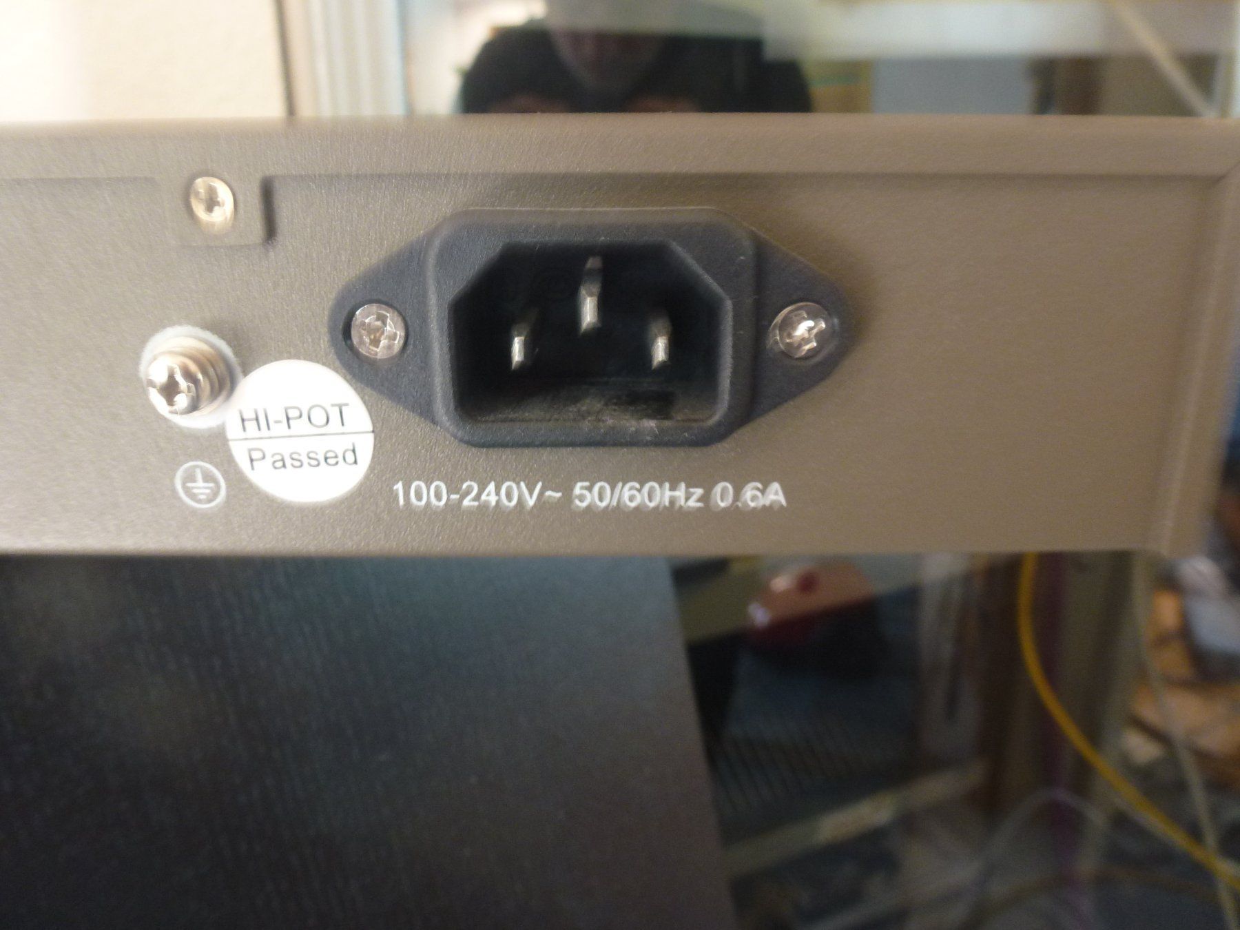 TP-Link Hub & Switch: TP-LINK TL-R4299G_V2 Dual-WAN Switch – Usato da Turbenthal venduto da Kernst59 2