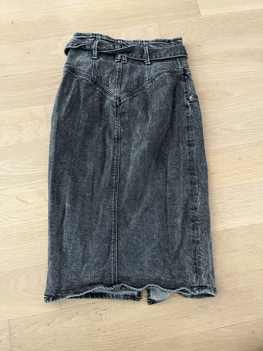 Guess Gonne: Guess Rock Gr. 26 Neuwertig  – Nuovo (secondo la descrizione) da Wetzikon ZH venduto da ev2_yg2g 2