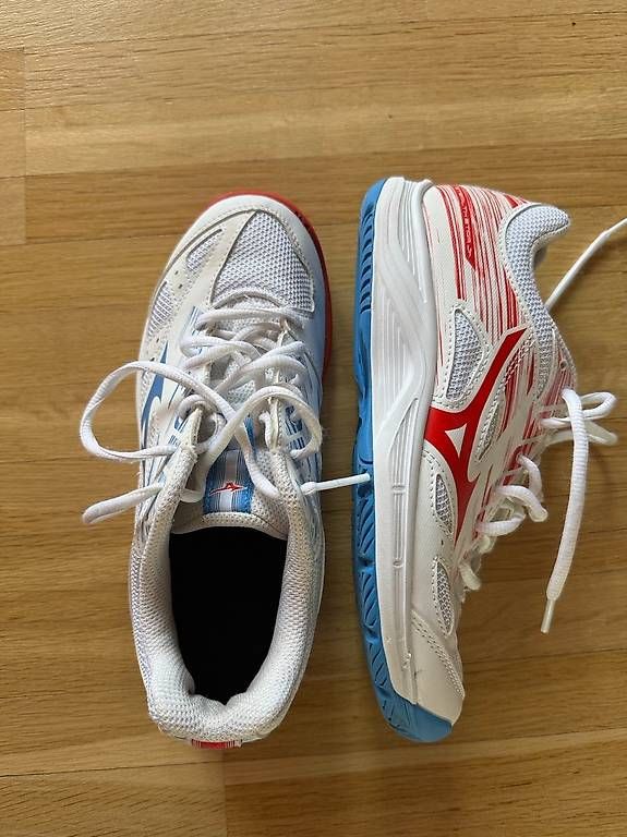 Mizuno Schuhe für Jungen: Turnschuhe Gr. 36.5 Mizuno – Gebraucht aus Zürich von vasile23 1