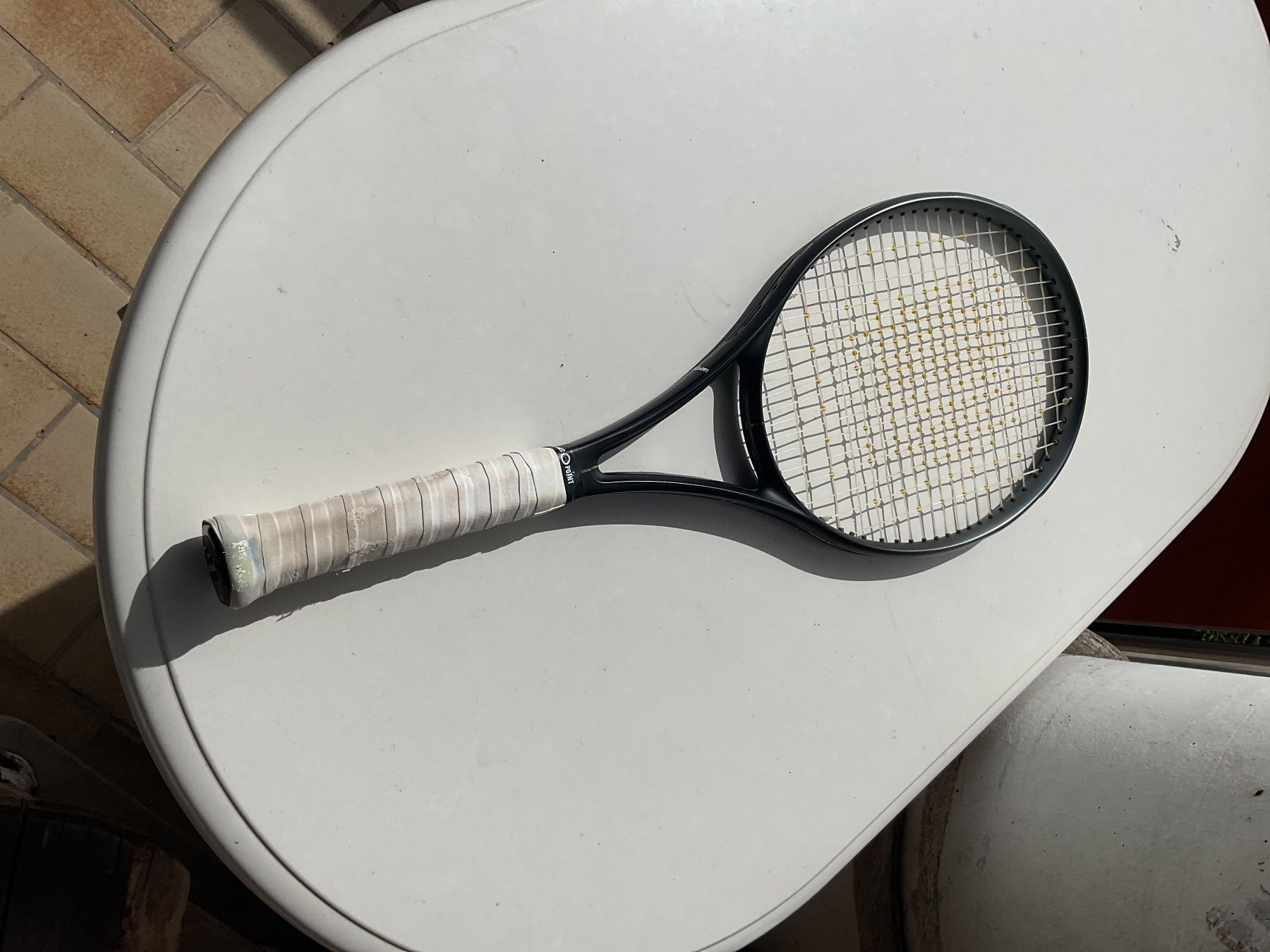 Wilson Racchette: Roger Federer 01 Pro Tennisracket mit Darmsaite – Usato da Schaffhausen venduto da drw_v9gz
