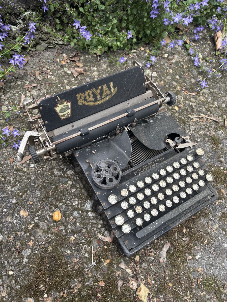Macchine da scrivere: Scheunenfund ROYAL Schreibmaschine – Usato da Münsingen venduto da Sinonn 3