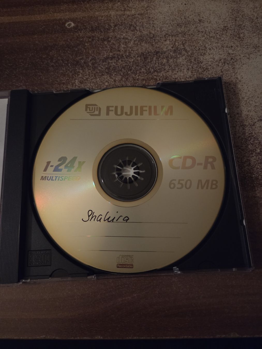 CDs: Shakira - Laundry Service – D'occasion à Wattenwil par Mage66 2