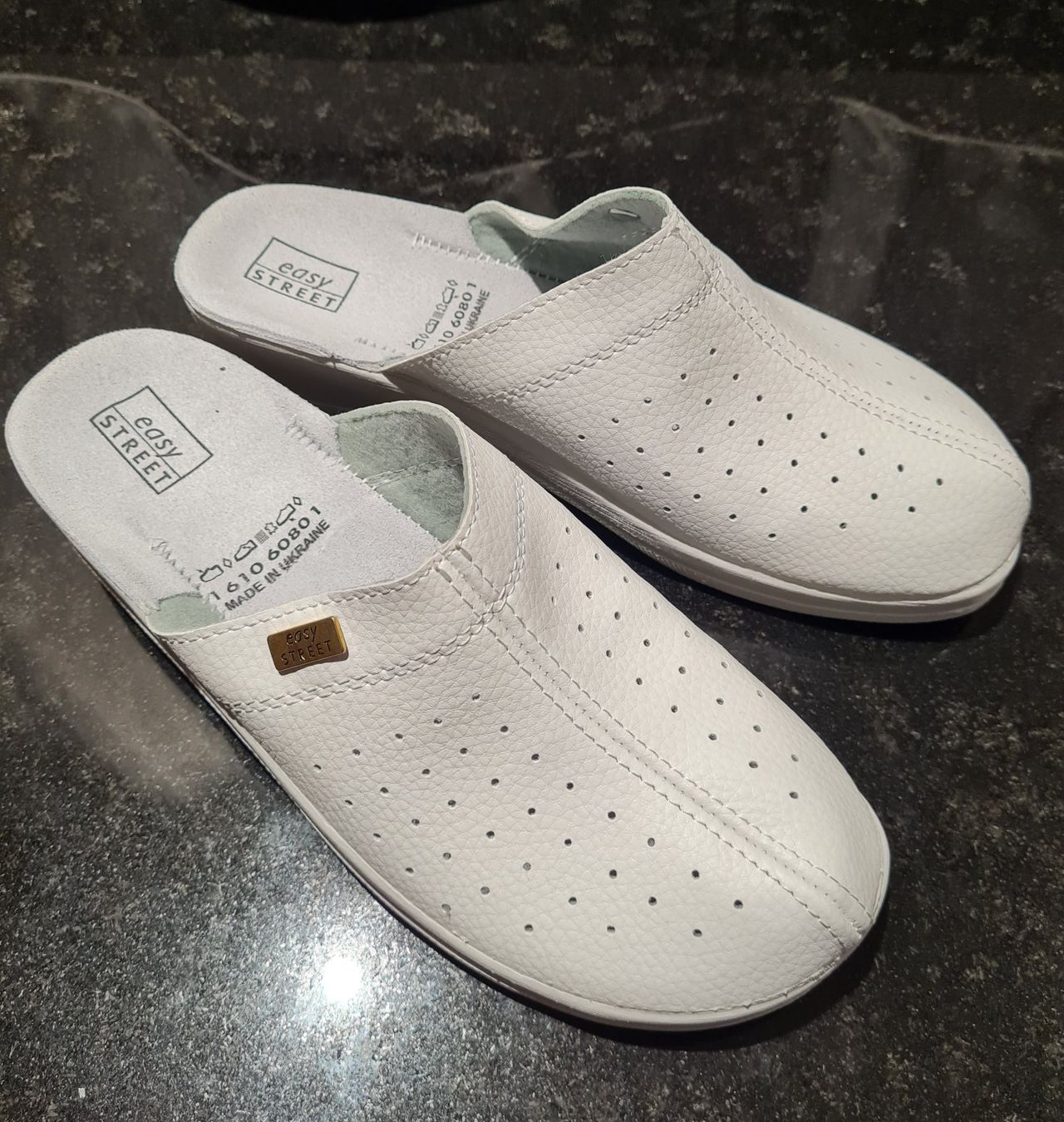 Chaussures femmes: Arbeitsschuhe Gr. 40 – Neuf (Voir description) à Geuensee par ImLicht13