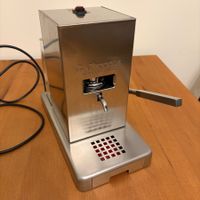 La Piccola Espressomaschine mit Zubehör