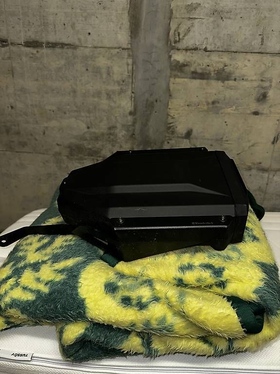 Autres accessoires p. véhicule: Werkzeugbox abschliessbar Wunderlich  – D'occasion à Wittenbach par Chego 2