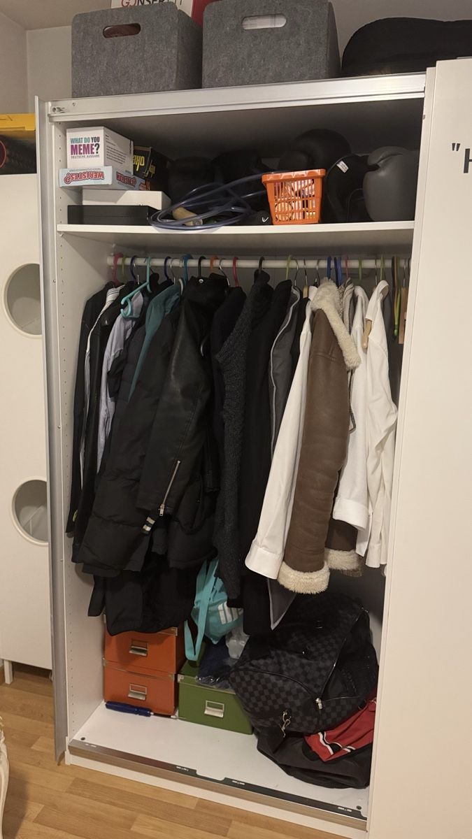 Ikea Garderobe: Weisser IKEA Kleiderschrank – Gebraucht aus Adliswil von AE-Shop 2