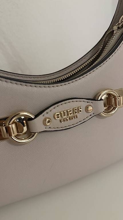 Taschen für Damen: Guess Tasche – Gebraucht aus Wettingen von bah_cdd9 2