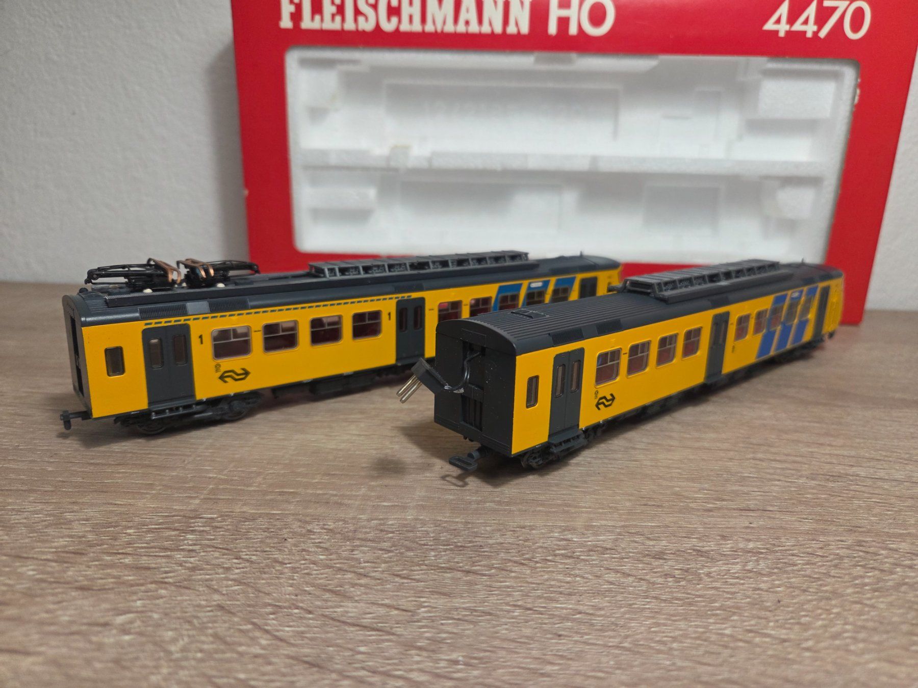 Fleischmann Trains électriques: Fleischmann 4470 Triebwagen NS H0 – D'occasion à St-Aubin-Sauges par Lo_Go 2