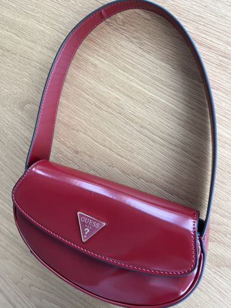 Guess Tasche rot/bordeux