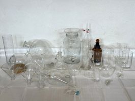 Grosses Labor-Glaswaren Set, diverse Gefässe & Zubehör