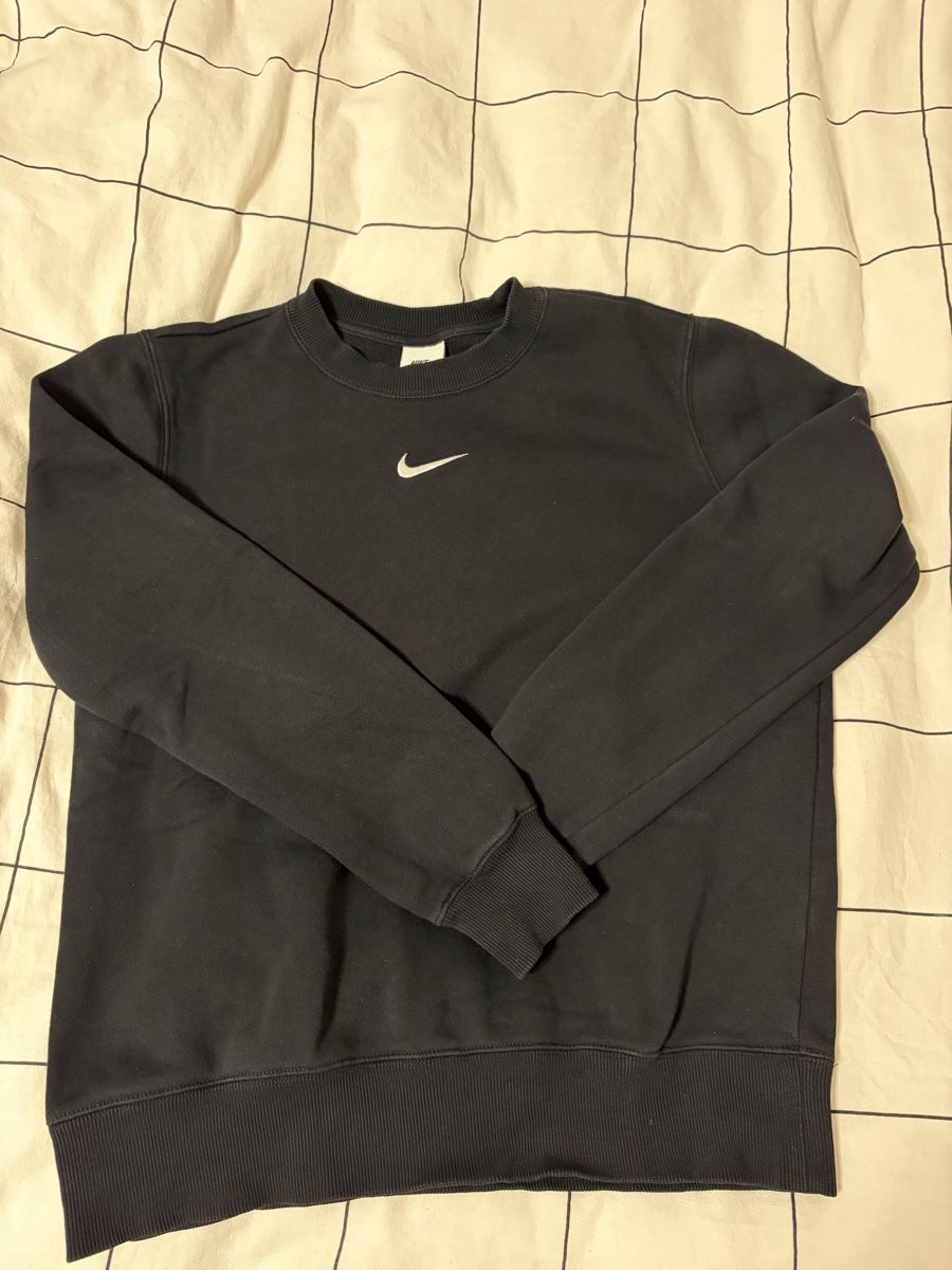 Nike Pulls & Sweat-shirts: Nike Pullover – D'occasion à Eggerberg par nicolas.wasmer