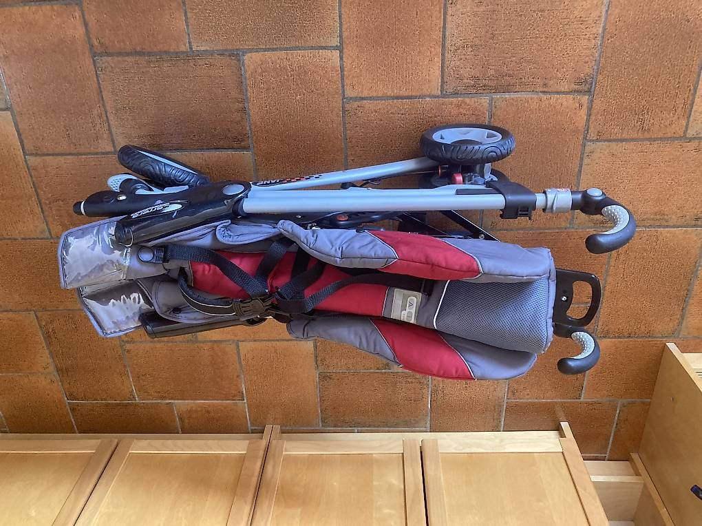 Kinderwagen: Buggy multi positions  – Neu und originalverpackt aus Lutry von Zouzoudenise 2