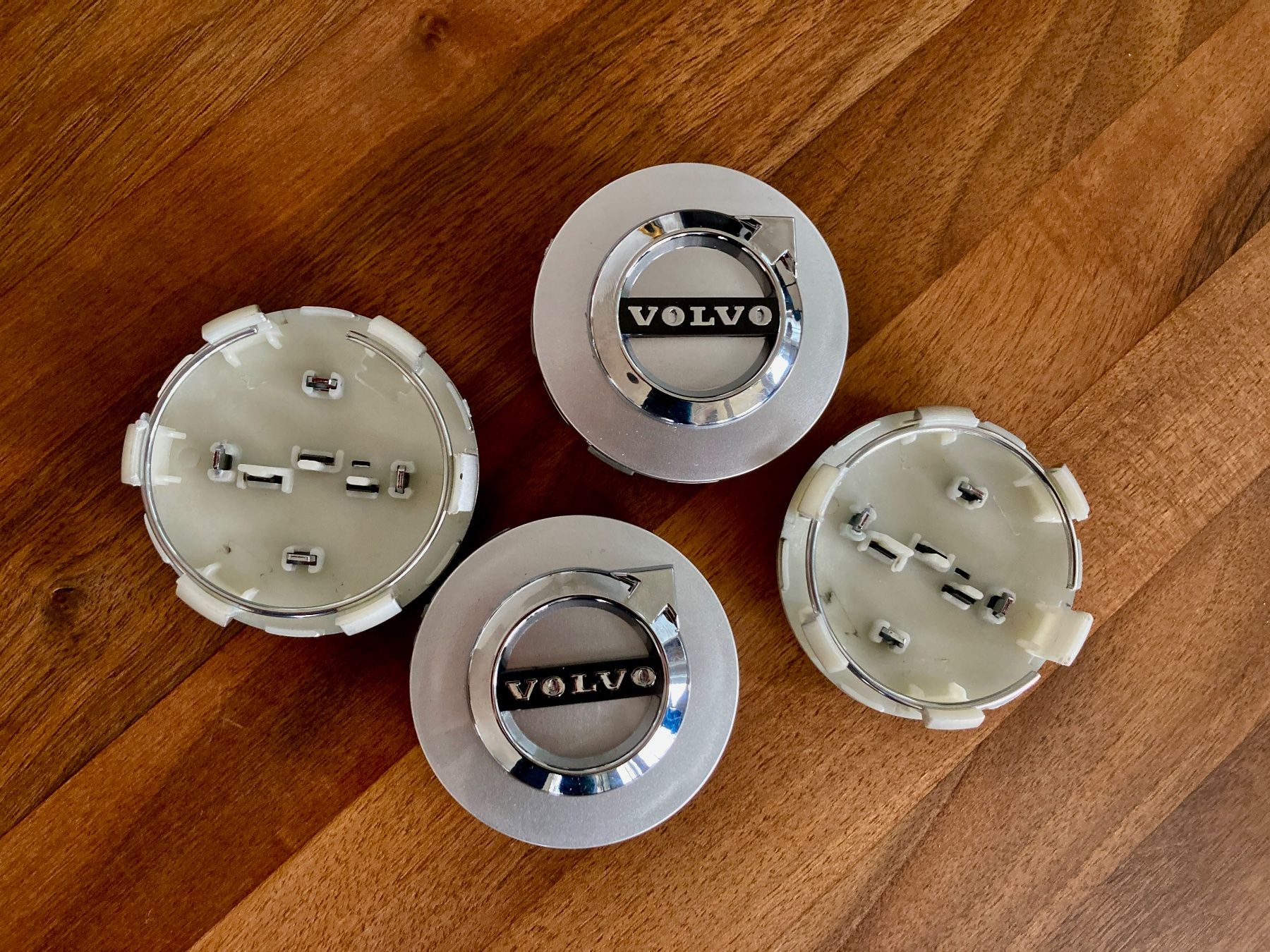 Volvo Alle Autoersatzteile: Volvo Nabendeckel - silber - ladenneu - ungebraucht – Neu (gemäss Beschreibung) aus Feusisberg von Aquasphere 1
