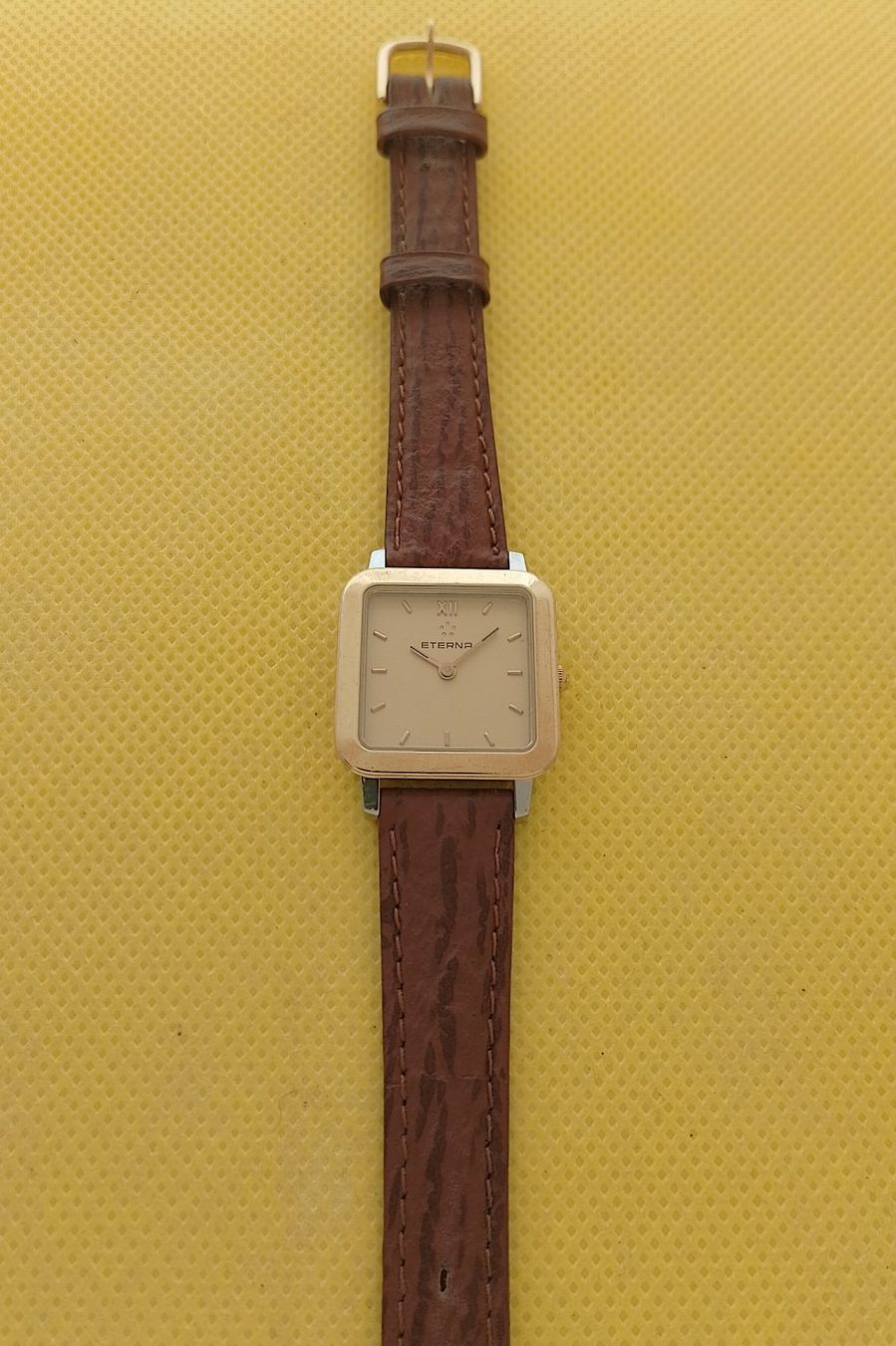 Eterna Orologi: Eterna 1856 Damenuhr Lederarmband – Difettoso da Basel venduto da Tower65