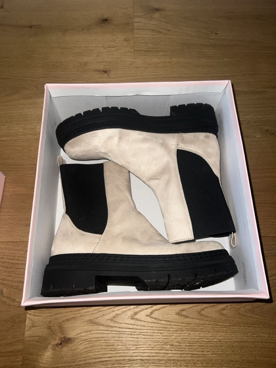 Damenschuhe: Onlygo Boots / Winterstiefem Beige Gr. 39 – Gebraucht aus Luzern von Whateverr 7