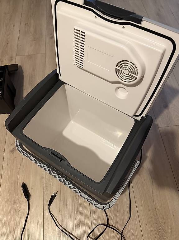 Frigoriferi & Refrigeratori: AEG Kühlbox KK 28 – Usato da Köniz venduto da loud_8hhz