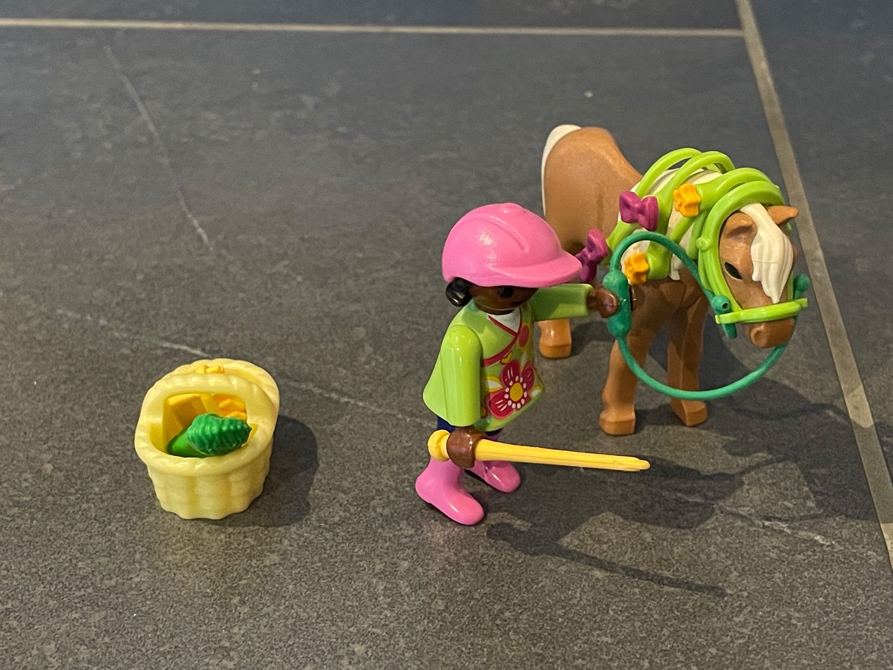 Playmobil Spielzeuge: Playmobil Mädchen mit Pony 70060 – Gebraucht aus Wattenwil von Sulamith82 1