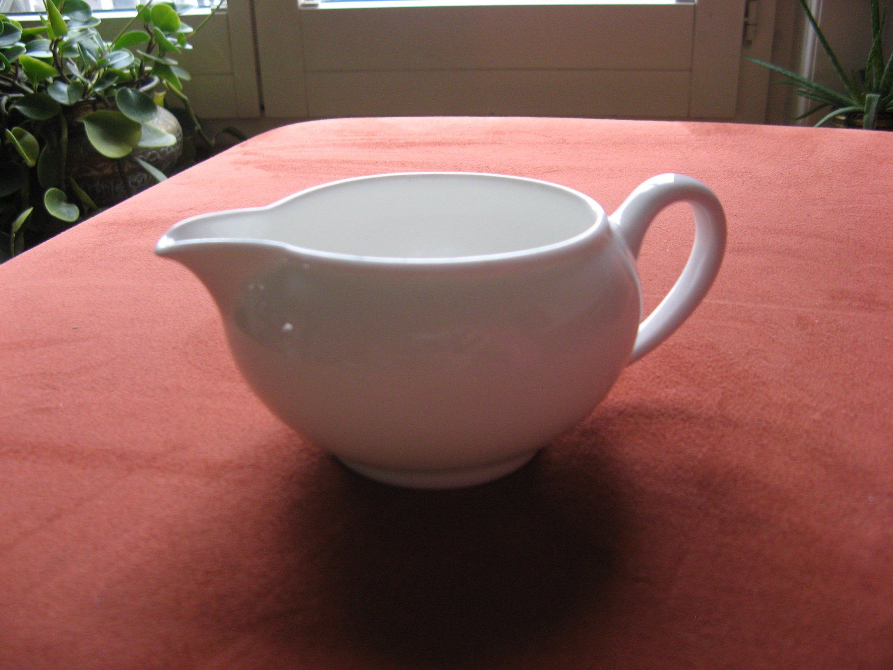 Caraffe: Rahmkrug weiss oder Milchkrug Wedgewood – Usato da Zürich venduto da apil