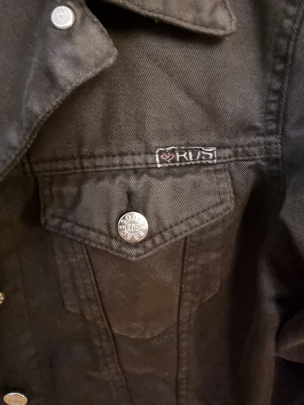 Vestes: Veste jean noire – D'occasion à Veyrier par Leilazizou 2