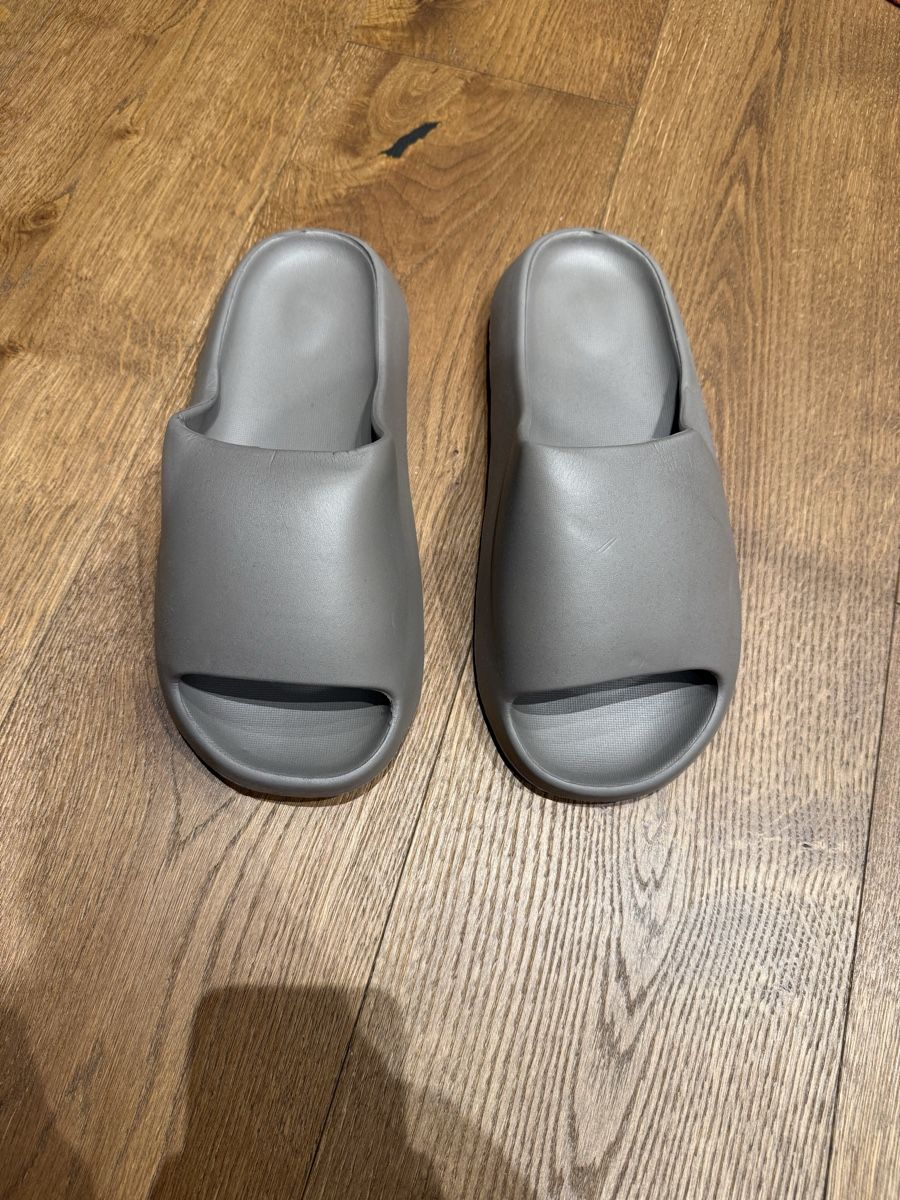Scarpe da uomo: Adiletten, Grösse 42 – Nuovo e nell'imballaggio originale da Zufikon venduto da nic_wsy7