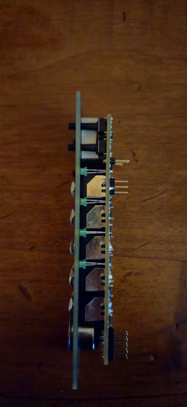 Strumenti musicali: Bastl 1983 MIDI-CV Eurorack Interface – Nuovo (secondo la descrizione) da Vulliens venduto da irauchimax 1