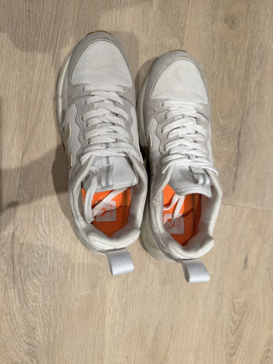Veja Scarpe da donna: Veja Sneaker Damen, Gr. 39 weiss/beige – Usato da Altstätten SG venduto da dnys