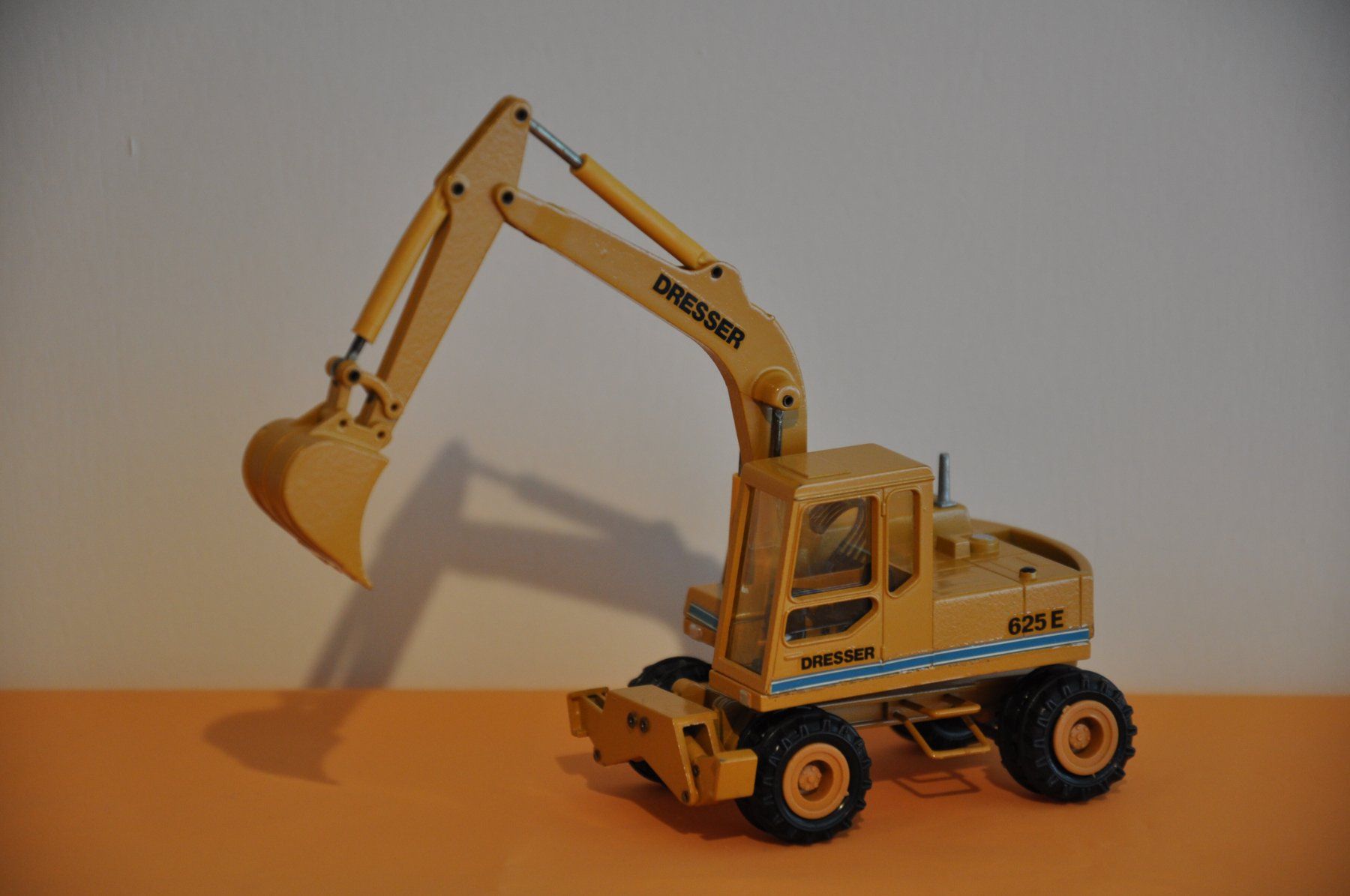 Conrad Kit di modellismo & Modellini statici: DRESSER W 625 E Mobilbagger – Usato da Mitlödi venduto da worker04