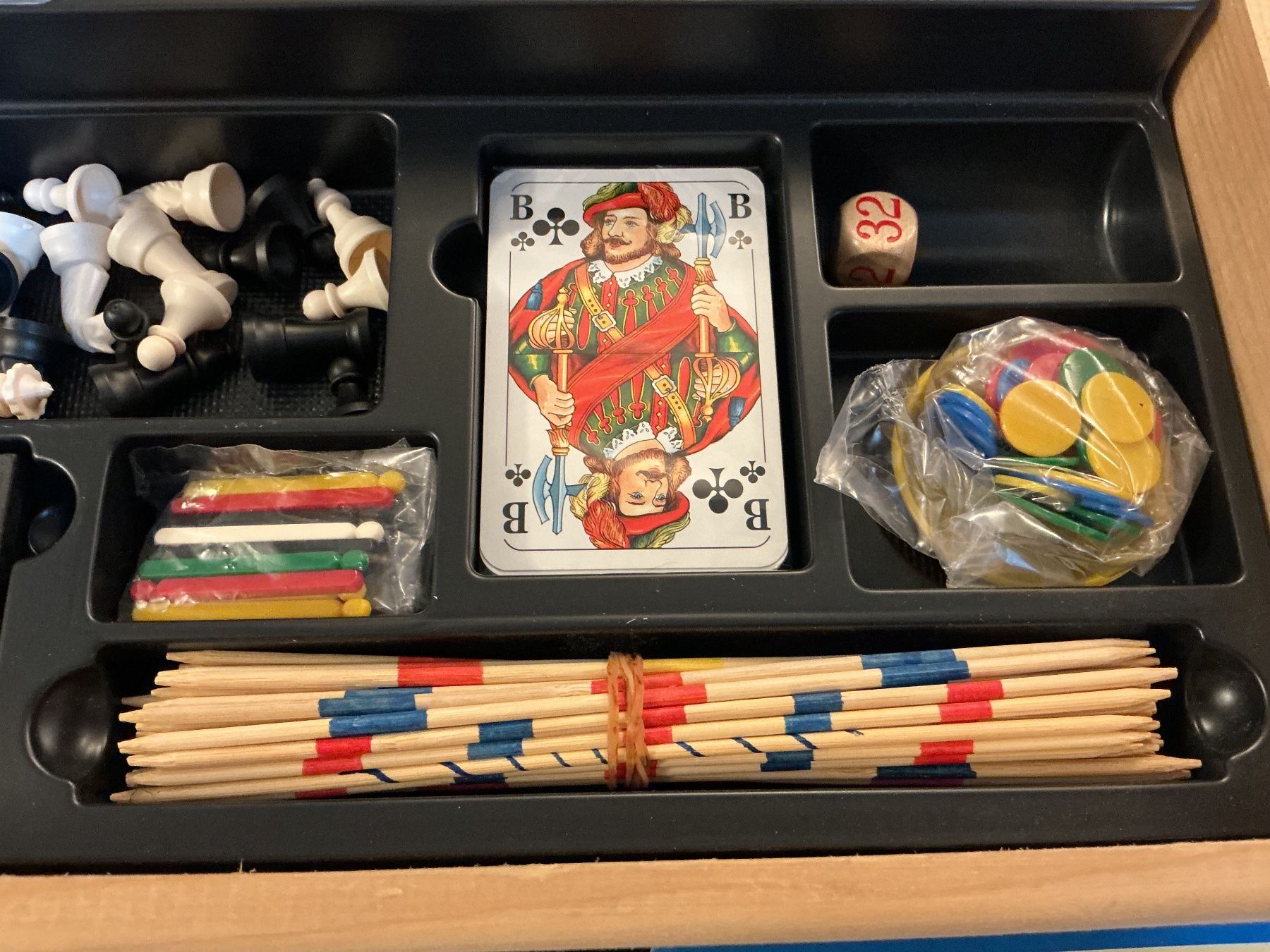 Giochi: Brettspiel / 200 Spiele – Nuovo (secondo la descrizione) da Horw venduto da adler65 5