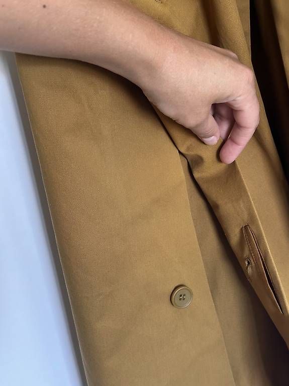 Cos Cappotti: COS Trenchcoat Mantel Gr. 34 ocker – Usato da Dübendorf venduto da baskiglot 4