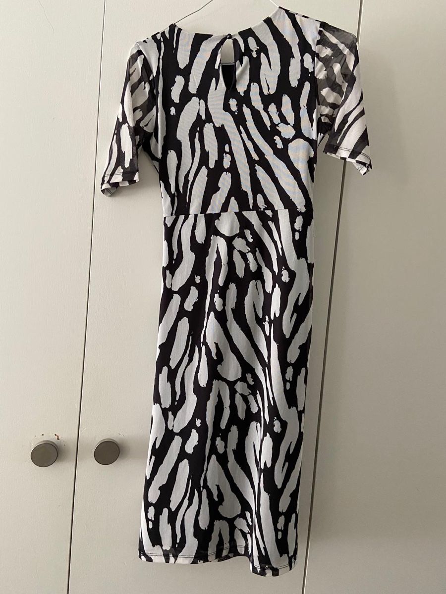 Vestiti: Kleid mit integrierten Unterrock – Usato da Thalwil venduto da Leo33x 1